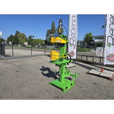 Spaccalegna verticale 16t azionato tramite prese idrauliche